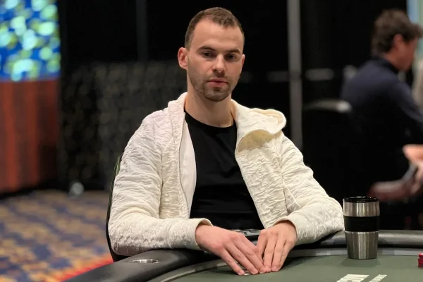 Renan Bruschi выиграл US$ 1.050 Sunday High Roller в воскресенье на PokerStars