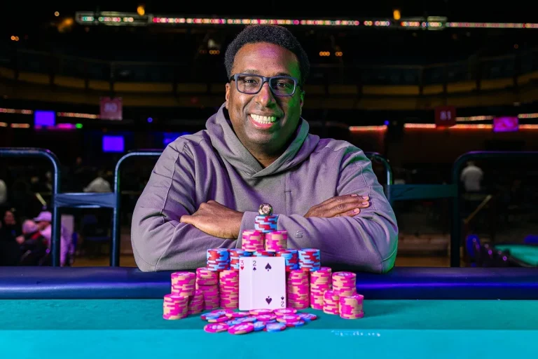 Maurice Hawkins — двукратный чемпион WSOPC Tunica, завоевал 23 кольца и побил свой же рекорд