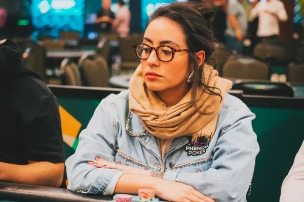 Карла Реджинато выигрывает на PokerStars с титулом Mini Bounty Builder HR