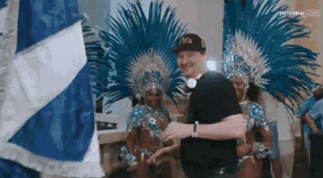 Phil Hellmuth должен носить костюм супергероя на Главном событии WSOP 2026