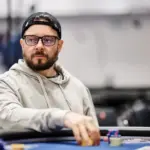 Фабиано Ковальски лидирует за финальным столом Main Event High серии Anniversary