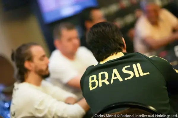 Андре Вельт выходит в Финальный День События 3 WSOP
