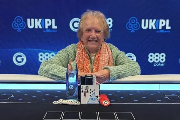 Lilian Welch, 83 года, побеждает в главном событии UKPL Blackpool