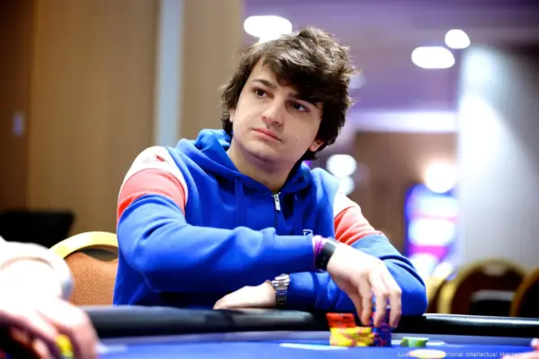Энрико Камосчи — чемпион GGMillion$ Main Event и получает более 1,7 миллиона долларов США