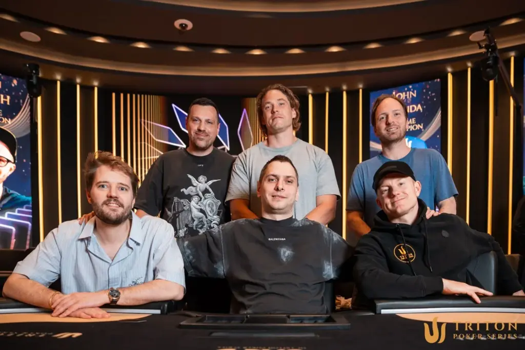 Mike Watson получает еще один чемпионский трофей на Triton Montenegro