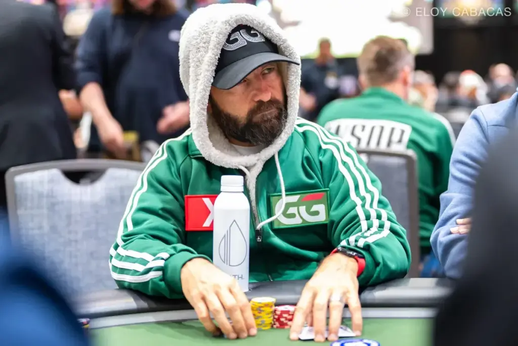 Negreanu признает, что пропускает по крайней мере один выпуск «влогов» во время WSOP