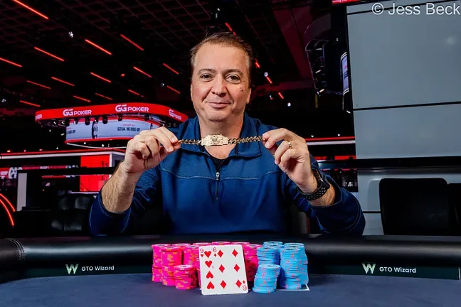 Карапет Галстян завоевывает первый браслет WSOP и получает 259 тысяч долларов США в Deepstack
