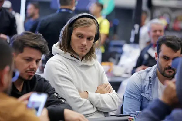 Alisson Piekazewicz выходит в финальный стол GGMillion$ на GGWF