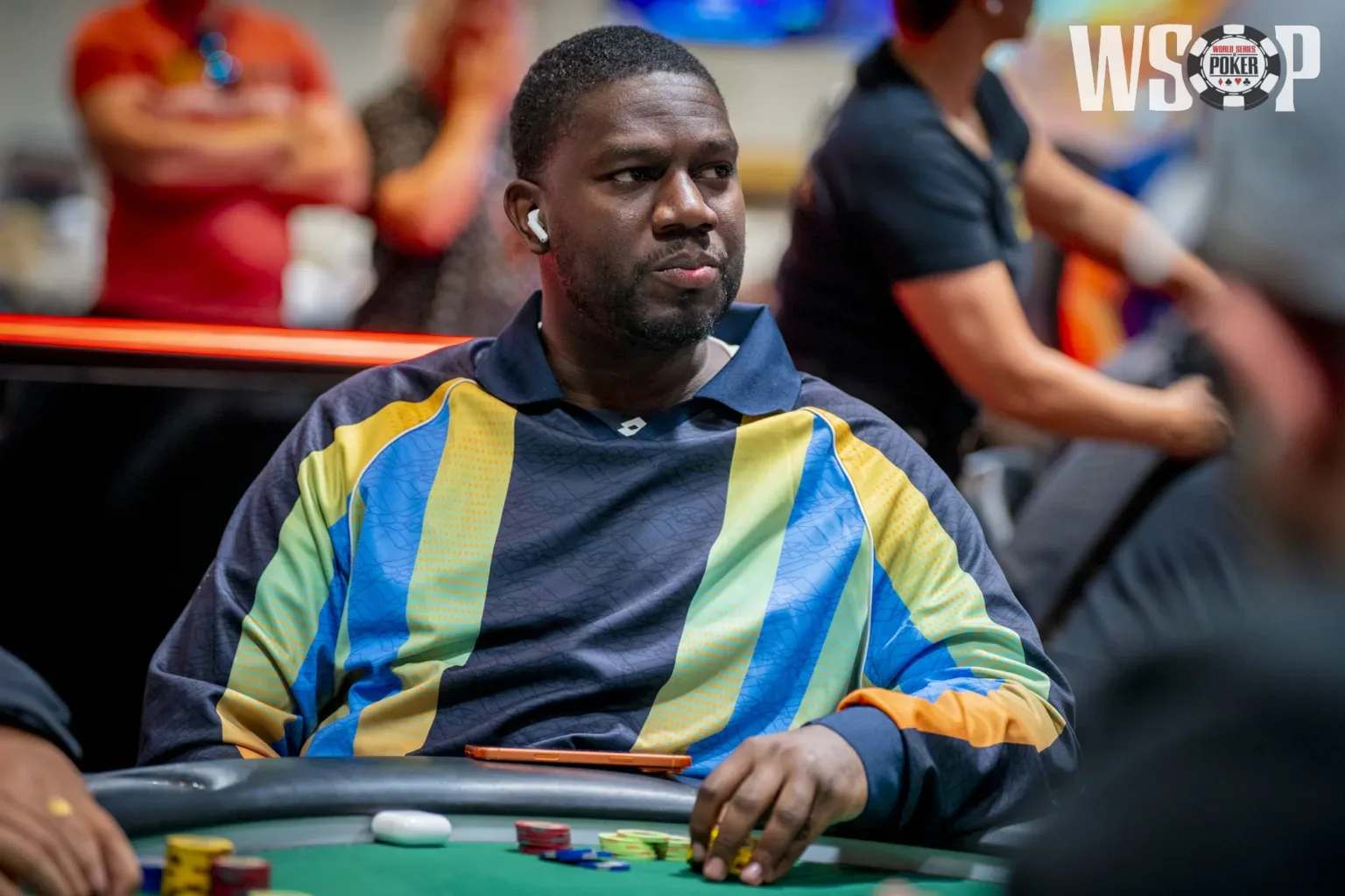 Ошибка за телевизионным столом WSOP заканчивается жестоким бэд-битом и выбыванием