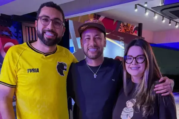 Rafael Moraes признается в любви к Неймару на открытии BSOP One: «болею за тебя»