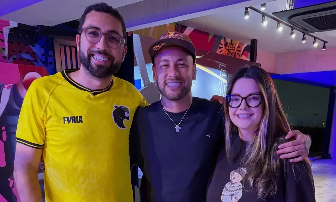 Rafael Moraes признается в любви к Неймару на открытии BSOP One: «болею за тебя»