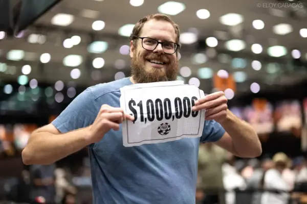 Andrew Shelton превращает 550 долларов США в 1 миллион долларов, вытягивая конверт на WSOP