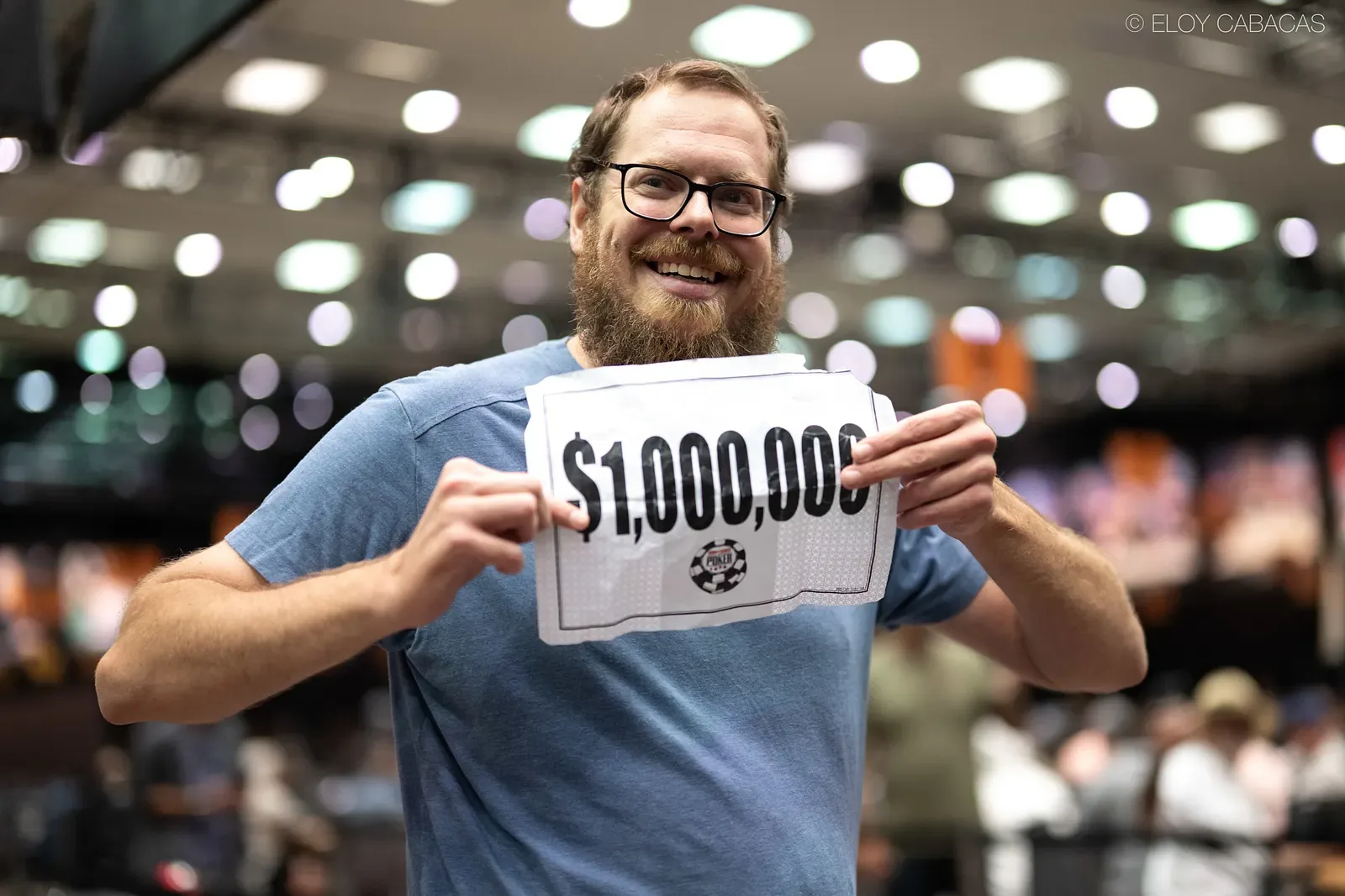 Andrew Shelton превращает 550 долларов США в 1 миллион долларов, вытягивая конверт на WSOP