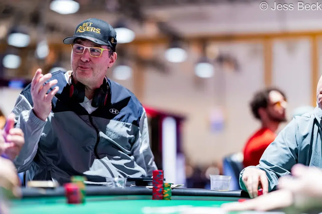 Phil Hellmuth жалуется на соперников после нового финала на WSOP: «Они не понимают игру»