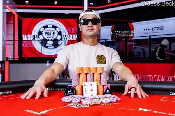 Philip Chun побеждает в турнире с большим количеством участников и выигрывает браслет на WSOP