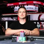 Стивен Хаббард завоевывает первый браслет WSOP и подтверждает отличную форму в карьере