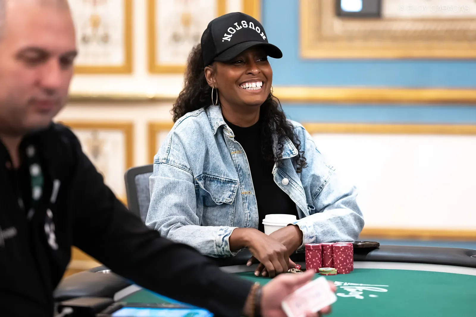 Дилер WSOP превращает мечту в реальность, выходя в финальный стол