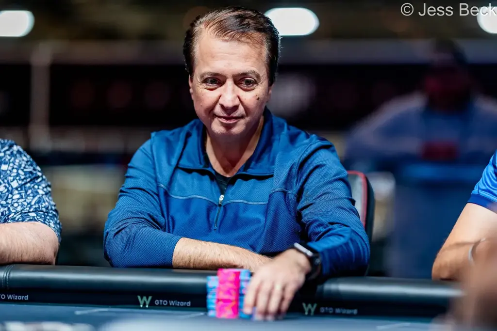 Карапет Галстян завоевывает первый браслет WSOP и получает 259 тысяч долларов США в Deepstack