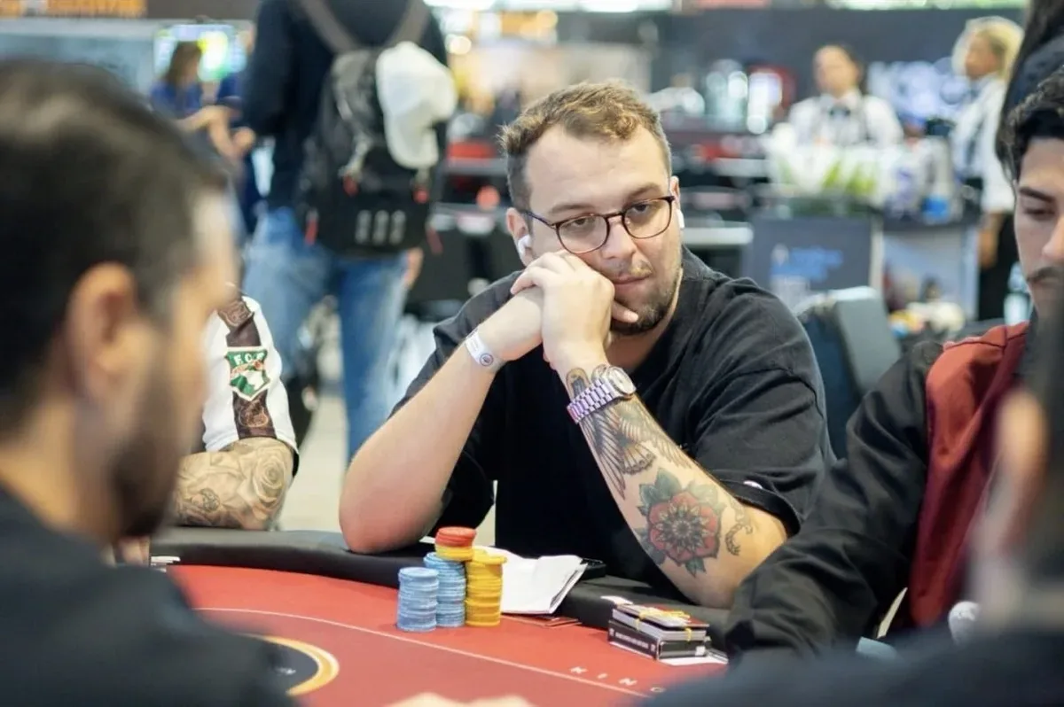 Пауло Барбоса выигрывает Mini Bounty Builder HR в бразильском дубле