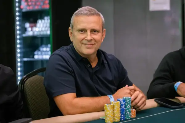 Márcio Clare лидирует в классификации к Финальному дню BSOP Invitational; Неймар проходит дальше