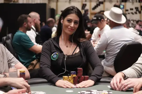Вивиан Салиба выходит в качестве вице-чемпиона CL во 2-й день События 96 WSOP