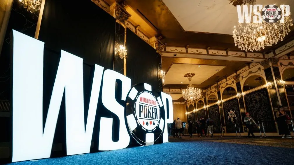 WSOP 2026: Профессионалы раскрывают цифры и суммы вступительных взносов в турниры