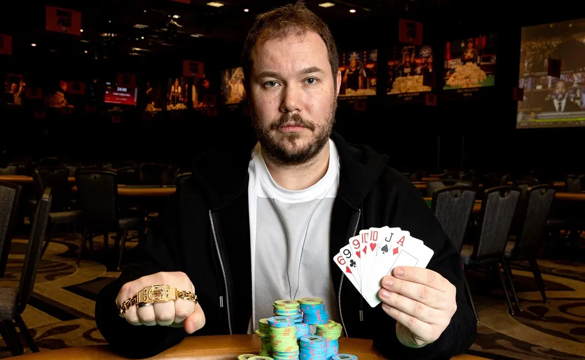 В возвращении к турнирам Александр Кострицын выигрывает High Roller HORSE на WSOP