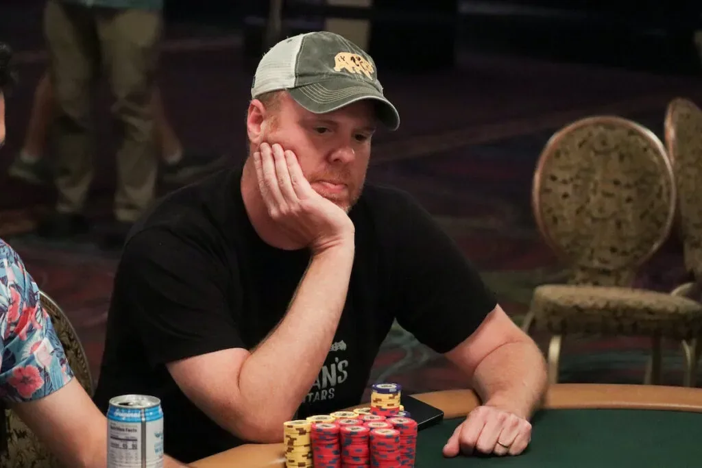 Педро Бромфман ведет бразильское трио к Финальному Дню События 99 на WSOP