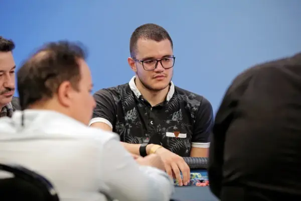 Карлос Серрано лидирует в классификации на 3-й день BSOP Championship