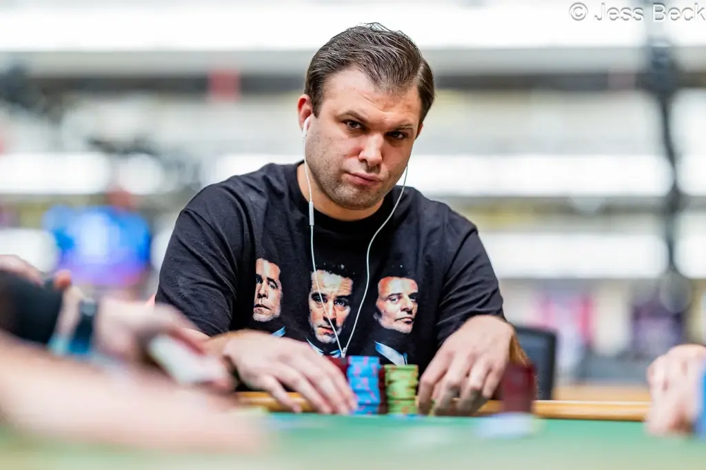 Победа в четверном олл-ине продвинула Николаса Пальму в турнире WSOP