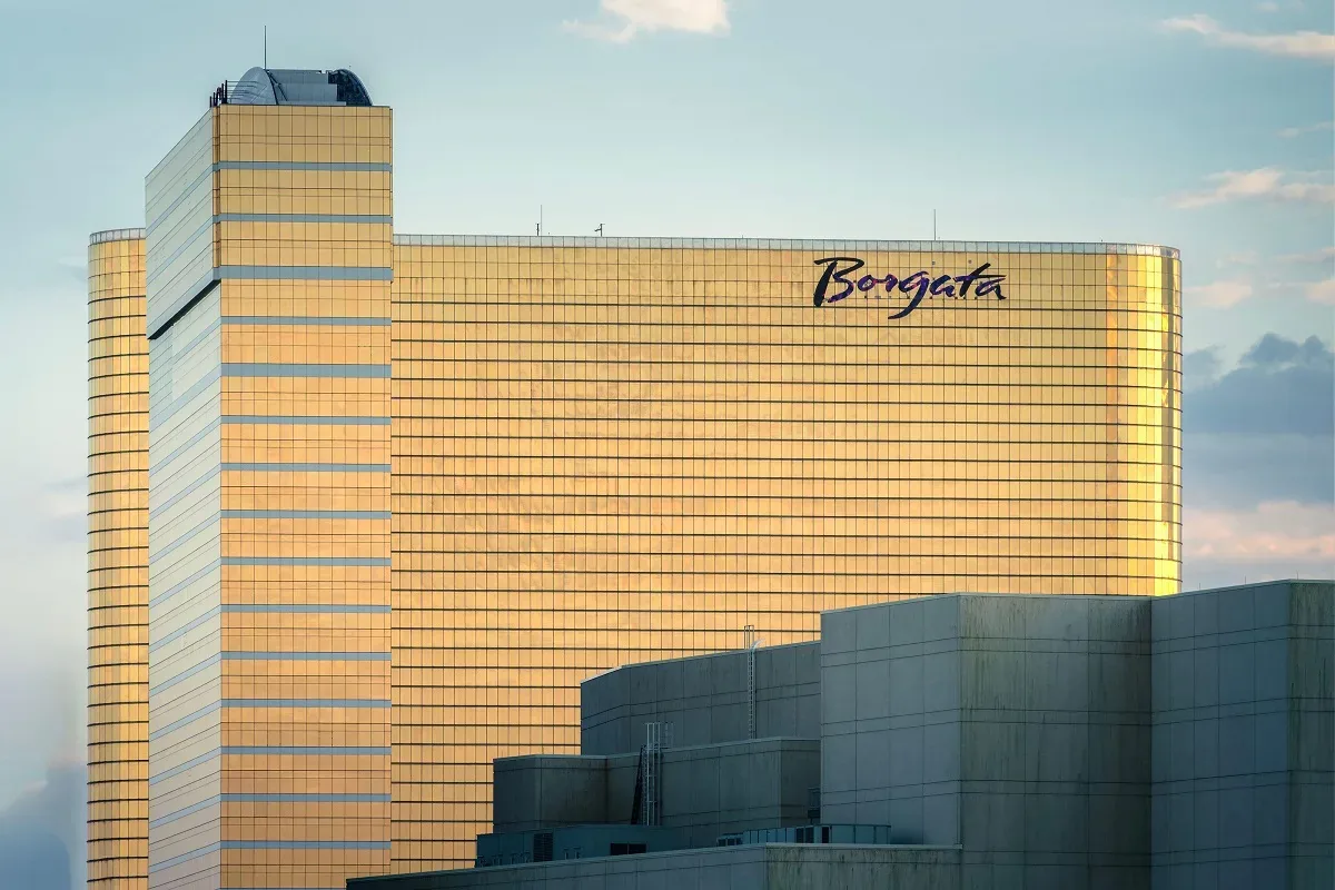 Все в четверке с KK, QQ и JJ — эмоции до ривера в Borgata; смотрите