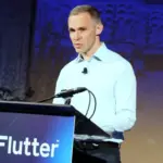 Flutter меняет генерального директора на фоне проблем с PokerStars и FanDuel