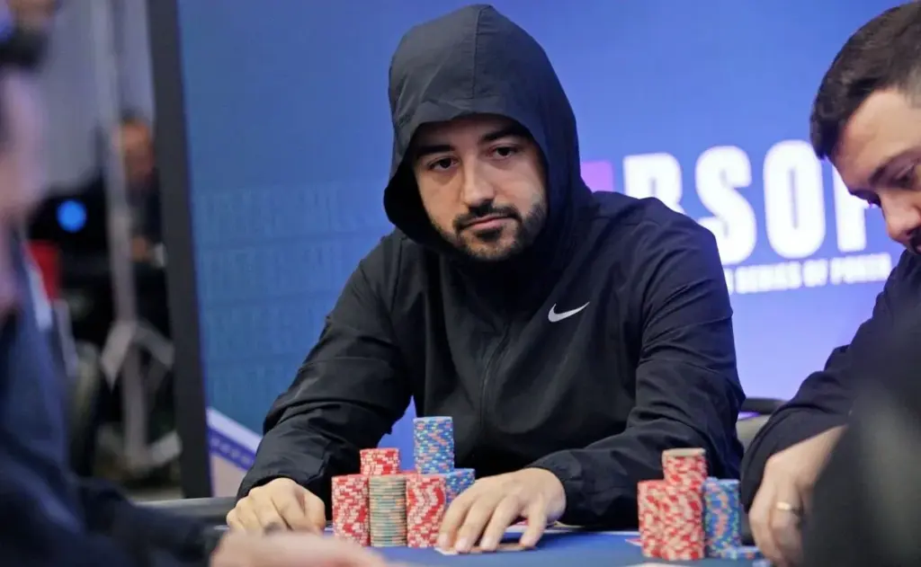 Уильям Барбоса поднимается на пьедестал почёта на престижном турнире PokerStars