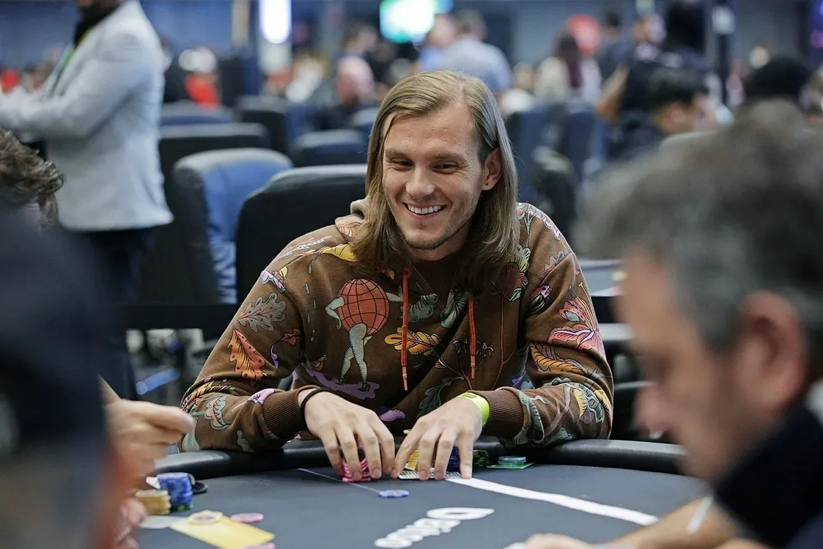 Alisson Piekazewicz выигрывает Sunday Warm-Up High Roller на PokerStars