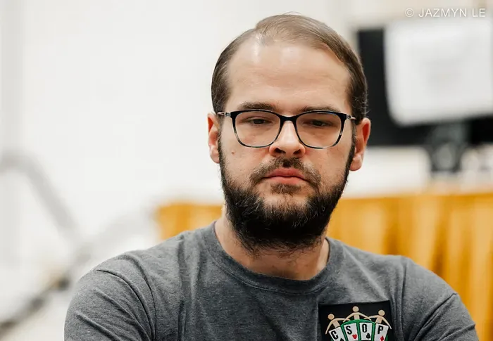 Matt Stout обвиняется в нападении после конфликта на частной игре в Лас-Вегасе