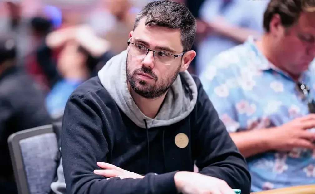 Vinícius Escossi достигает шести цифр в FT События 21 WSOP Online