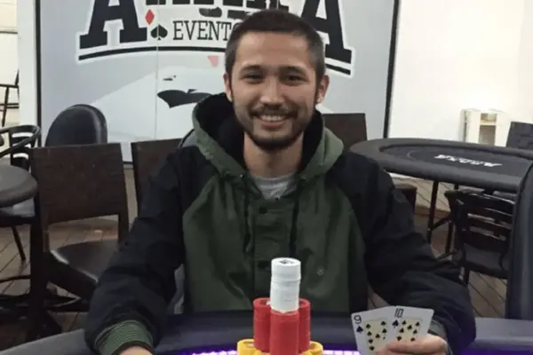 Жоао Хаяши завоевывает браслет на WSOP Online, выиграв Rounder Cup