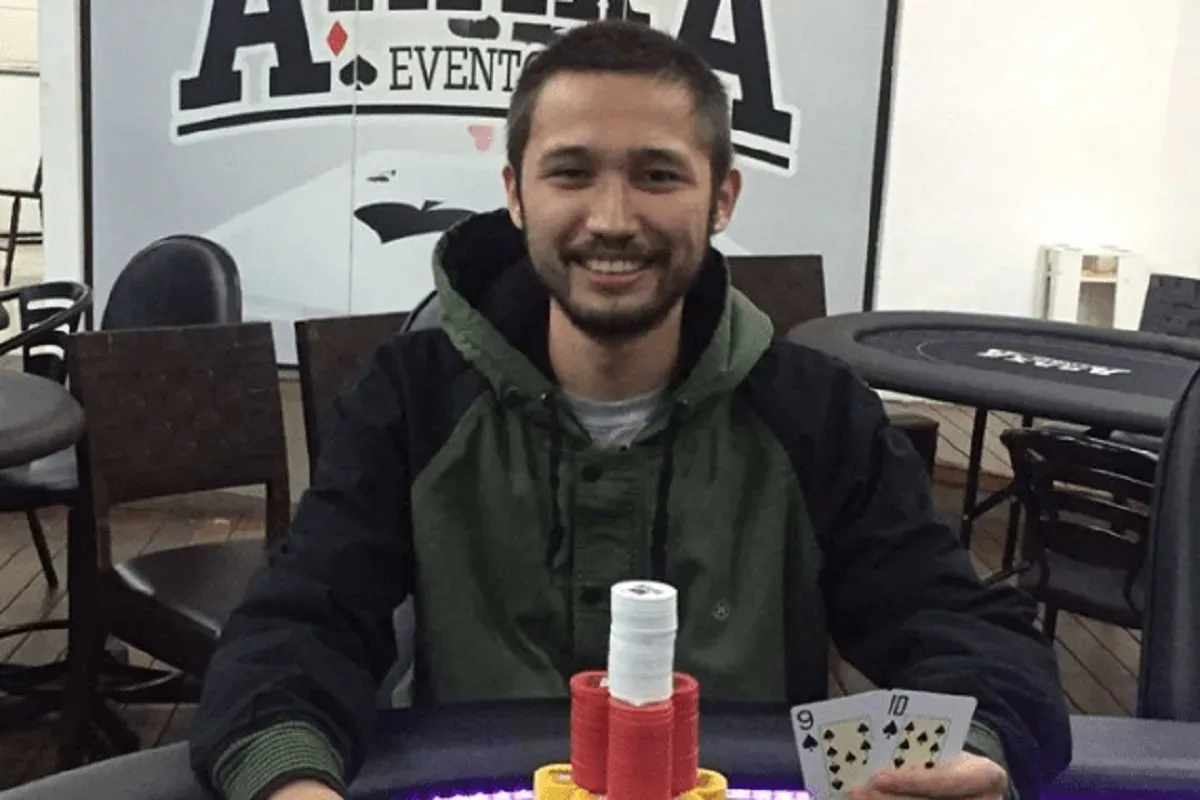 Жоао Хаяши завоевывает браслет на WSOP Online, выиграв Rounder Cup