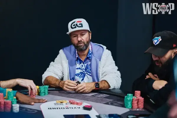 Chance Kornuth “педе” карту на ривере и выводит из игры Даниэля Негреану на WSOP Circuit Канада