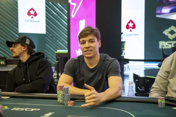 Эллер Кирстен выигрывает Mini Bounty Builder HR на PokerStars