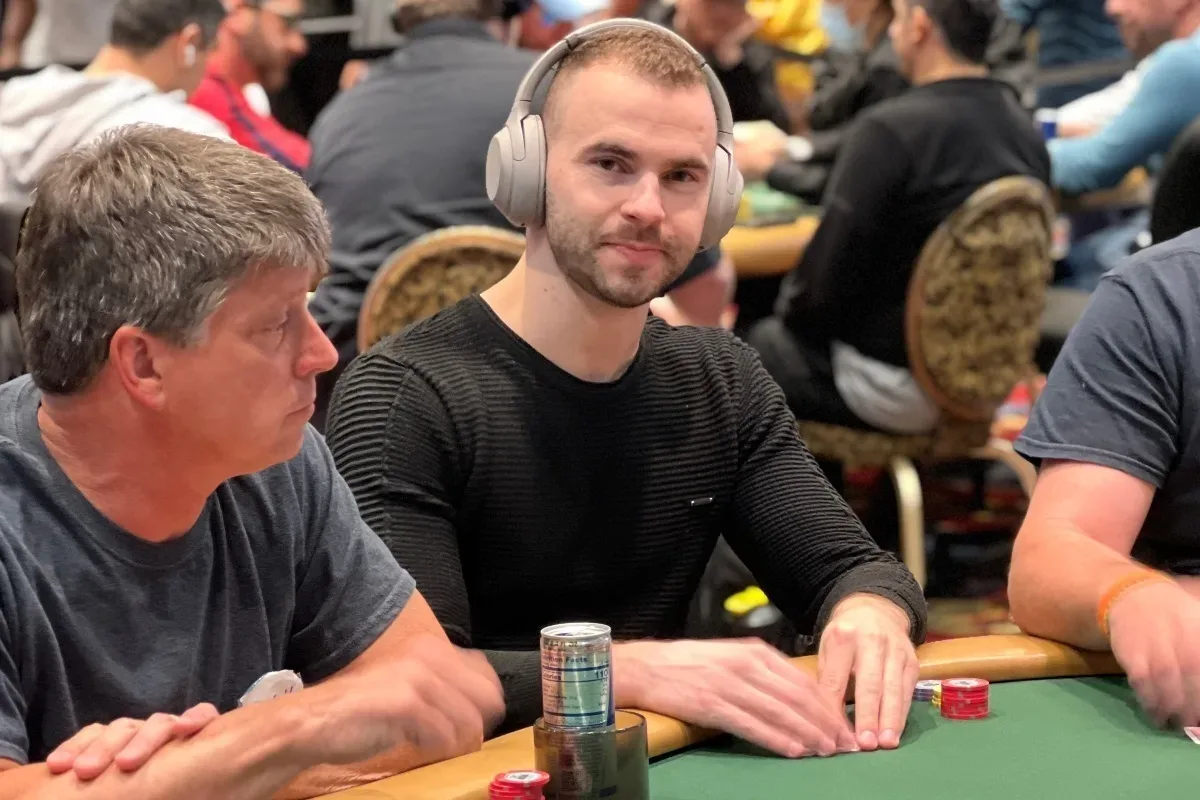 Renan Bruschi лидирует среди бразильцев в насыщенную среду WCOOP